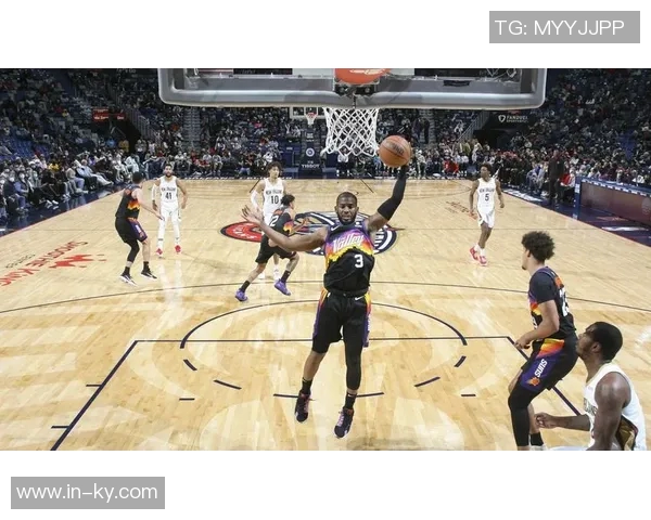 布克盛赞保罗为联盟改变者呼吁各地球馆致敬这位极致赢家