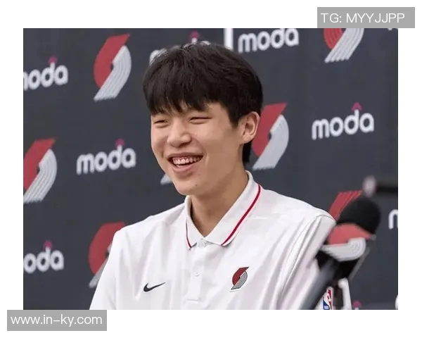 约基奇调侃杨瀚森对位表现不佳愿意签名鼓励他继续努力